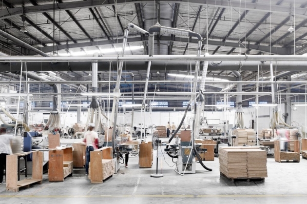 Global manufacturing, configurable products and supply chain
